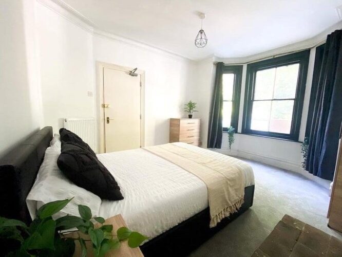 DOUBLE ROOM in ARTHUR ROAD B21ALL DSS ACCEPTEDSEE DESCRIPTION