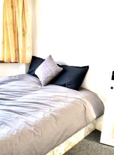 Lovely Double room available now in Uxbridge 800 per month (UB8 2PL)