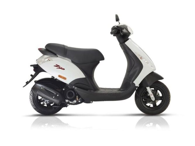 Piaggio Vespa GTS mot warranty extras delivery