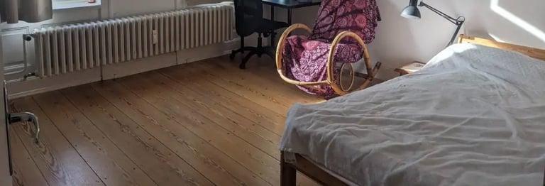 I bed studio flat including all bills close to bury town centre