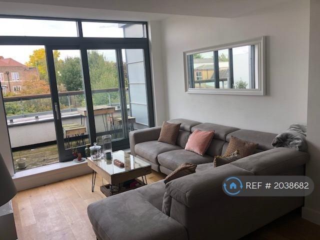 2 bedroom flat in Embankment Gardens, London, SW3 (2 bed) (#2060989)