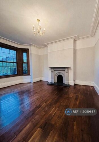 6 bedroom house in Auckland Road, Doncaster, DN2 (6 bed) (#2059667)