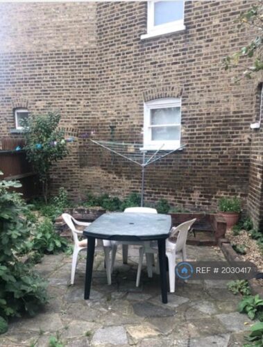 1 bedroom in Avenell Road, London, N5 (#2030417)