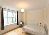 DOUBLE BEDROOM IN CLEAN FAMILY HOME ELTHAM SE9