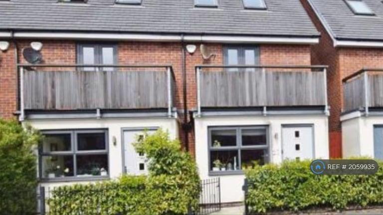 3 bedroom house in Highmarsh Cresent, West Didsbury, M20 (3 bed) (#2059935)