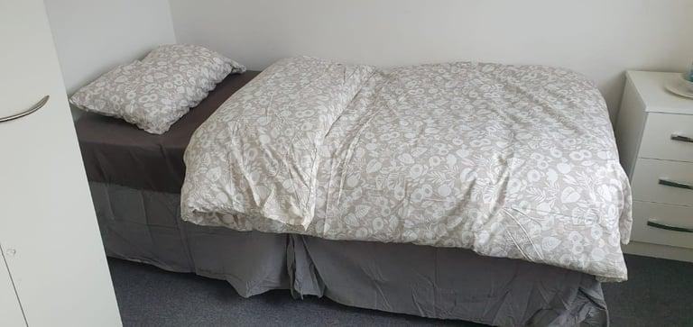BIRMINGHAM SINGLE ROOM inWHITEHALL ROAD B21ALL DSS ACCEPTEDSEE DESCRIPTION