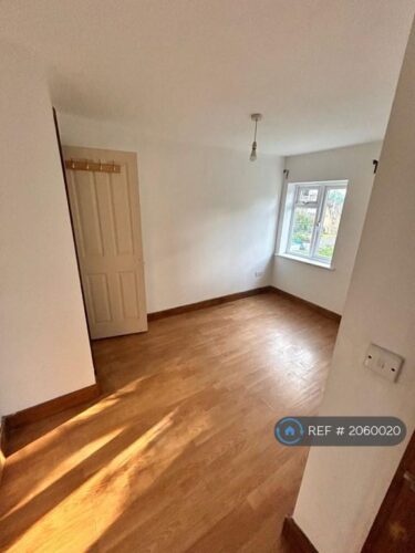 2 bedroom flat in Belmont Road, Southampton, SO17 (2 bed) (#2060020)