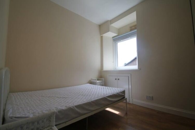 186 L Blackness Road, Dundee