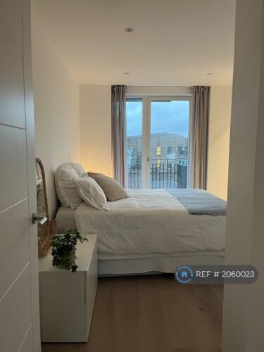 2 bedroom flat in Penn Street, London, N1 (2 bed) (#2060023)