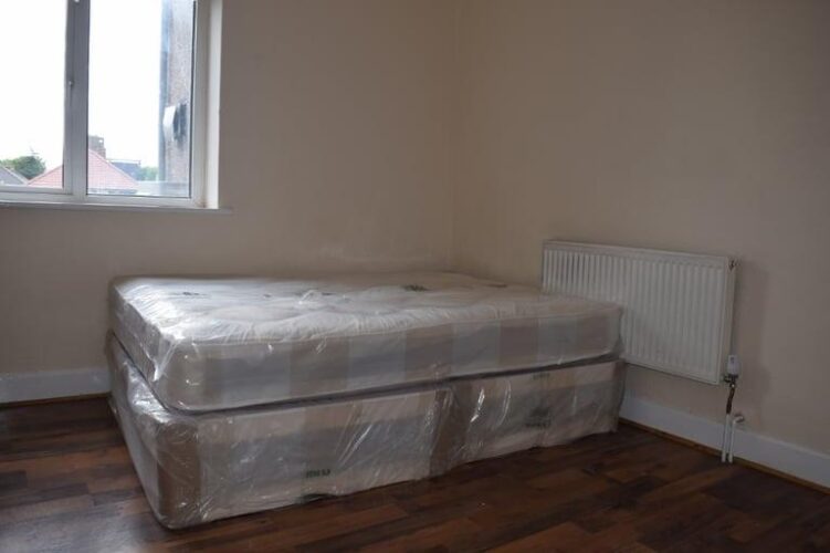 4 LUXE Single Rooms  Mature Tenants Over 30’s Supported ACCOMMODATION DSS Rent To Let Free