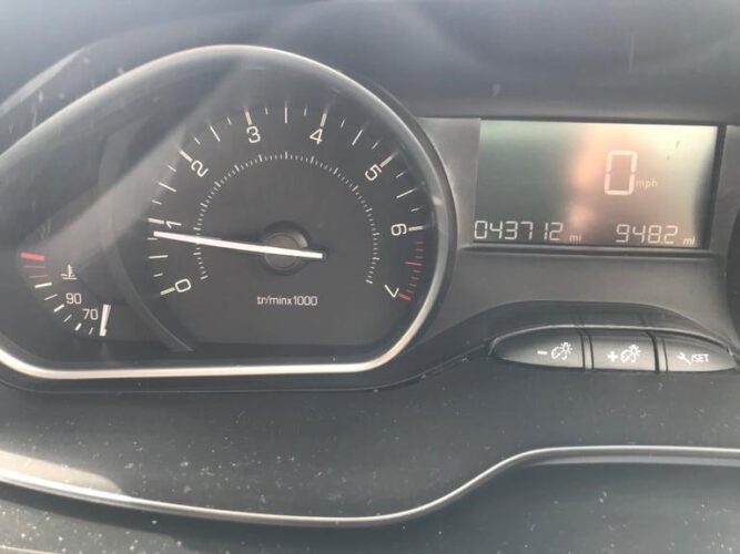 Peugeot, 208, Hatchback, 2019, Manual, 1199 (cc), 5 doors