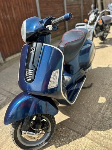 Piaggio Vespa GTS mot warranty extras delivery