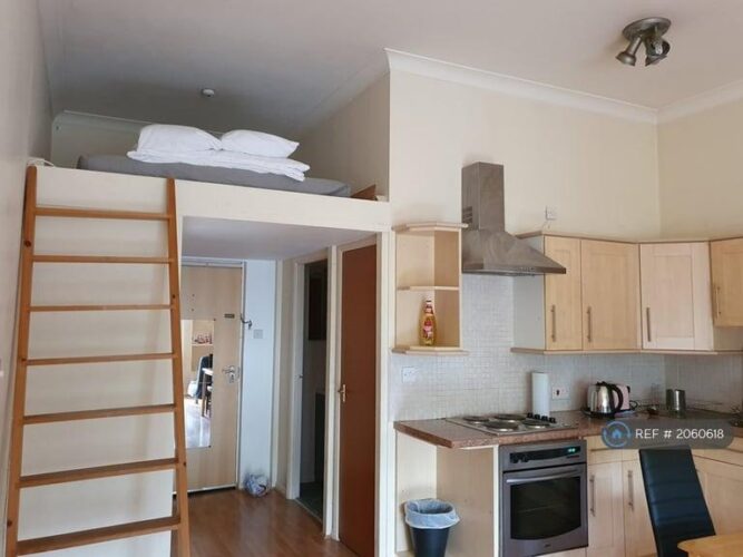3 bedroom house in Wentworth Road, Nottingham, NG5 (3 bed) (#2059984)