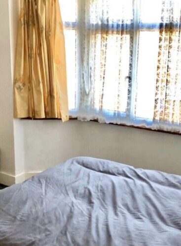 Lovely Double room available now in Uxbridge 800 per month (UB8 2PL)