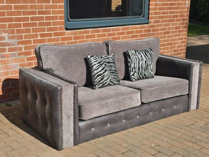 3 months old 3pc and 2pc sofa