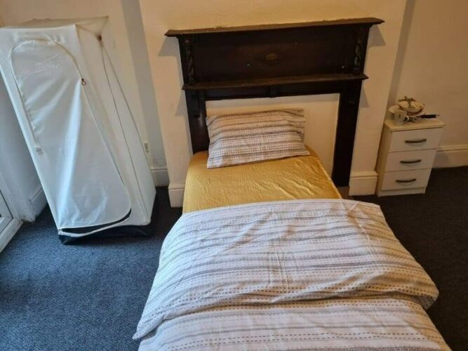 EMERGENCY ACCOMMODATIONDOUBLE ROOM in MONTAGUE ROAD B21ALL DSS ACCEPTEDSEE DESCRIPTION