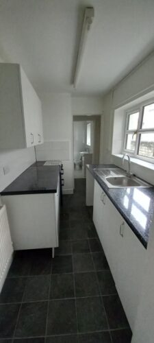 2 bedroom flat in Parkwood Road, London, SW19 (2 bed) (#2059694)