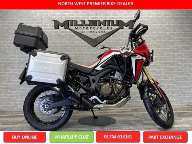 2016 HONDA CRF1000 AFRICA TWIN WITH 12391 MILES AND 3 PART LUGGAGE.