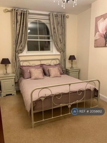 2 bedroom flat in Quayside Court, Harwich, CO12 (2 bed) (#2058612)