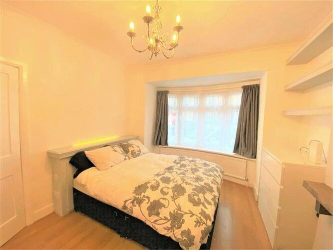 Two bedroom flat to rent in Haymarket Edinburgh