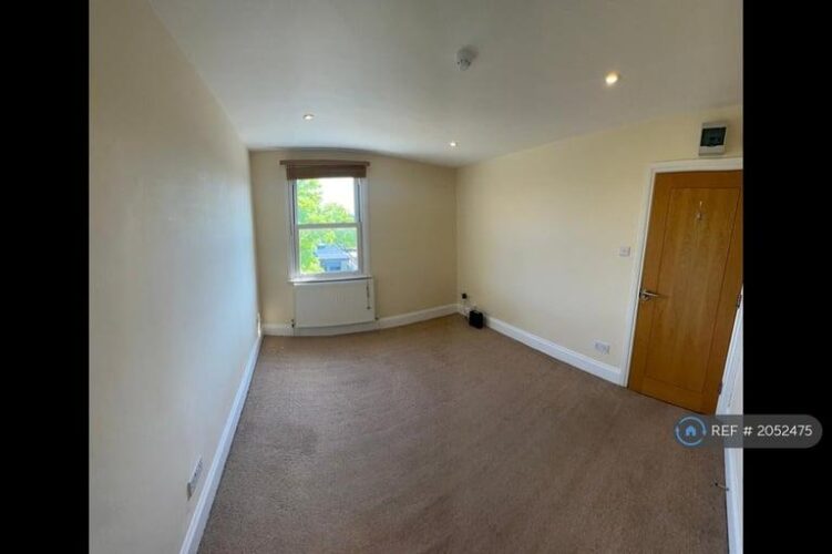 1 bedroom in Stanley Road, Teddington, TW11 (#2052475)