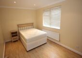 DOUBLE BEDROOM IN CLEAN FAMILY HOME ELTHAM SE9