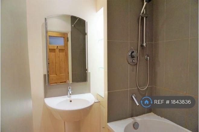 1 bedroom in Parkview Court, London, SW6 (#1843836)