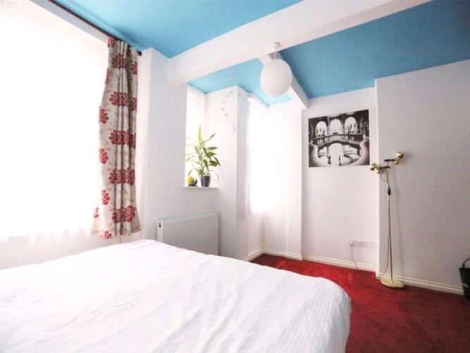 Single Bright Room Whitechapel  Now