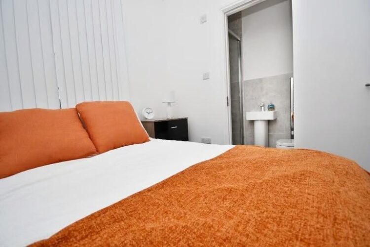 6 Bed 6 Bath HMO Preston City Centre Fully Refurbed High Spec Throughout Returns In Excess of 45% PA