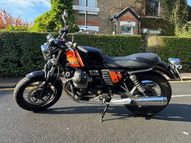 Moto Guzzi, V7, 2013, 744 (cc)