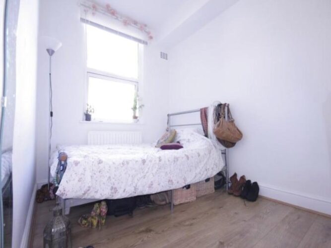 Single Bright Room Whitechapel  Now