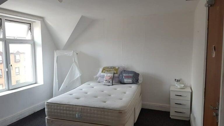 SUPPORTED ACCOMMODATIONDOUBLE ROOM in ROTTON PARK ROAD B16ALL DSS ACCEPTEDSEE DESCRIPTION