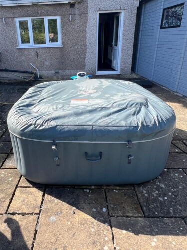 Lay-Z Spa Hawaii Hydrajet Pro hot tub.