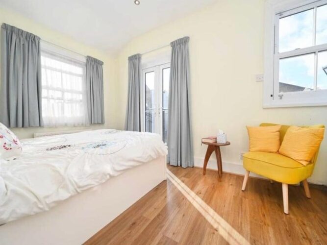 ROOM TO RENTSINGLE ROOM in HAMMER STREET B18DSS ACCEPTEDSEE DESCRIPTION