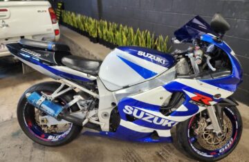 SOLD-2001-Suzuki-gsx-r600-motorbike-super-sport_2