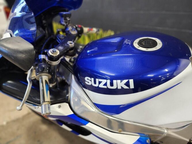SOLD 2001 Suzuki gsx-r600 motorbike super sport