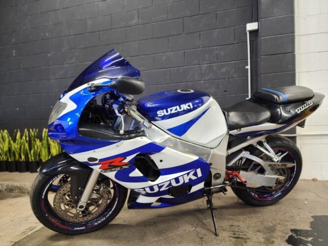 SOLD 2001 Suzuki gsx-r600 motorbike super sport
