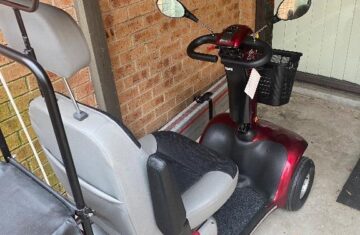 Shoprider-Rocky-4-Scooter-Large-Model-w-Suspension-2hp-Motor_2