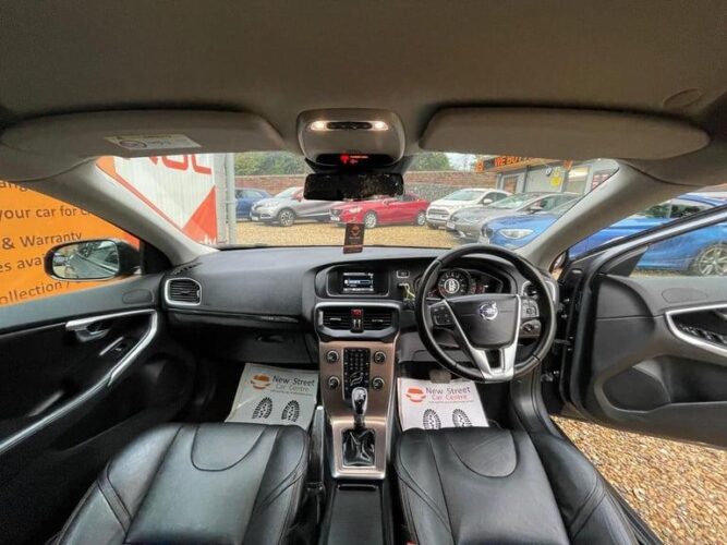 2015 Volvo V40 Cross Country 2.0 D2 Lux Auto Euro 6 (s/s) 5dr HATCHBACK Diesel A