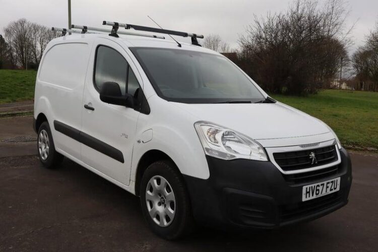 Peugeot e-Partner 636 SE Fwd L1H1 Electric van Ultra Low Mileage 7,695 Miles