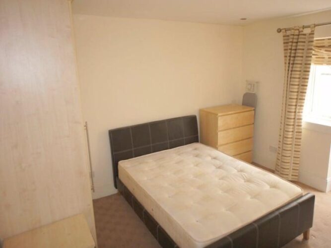 SINGLE ROOM in HAMPTON ROAD B23ALL DSS ACCEPTEDSEE DESCRIPTION