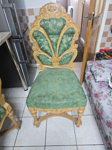 5 solid oak wook chairs