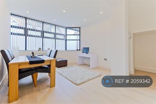 1 bedroom flat in West Barnes Lane, New Malden, KT3 (1 bed) (#2059342)