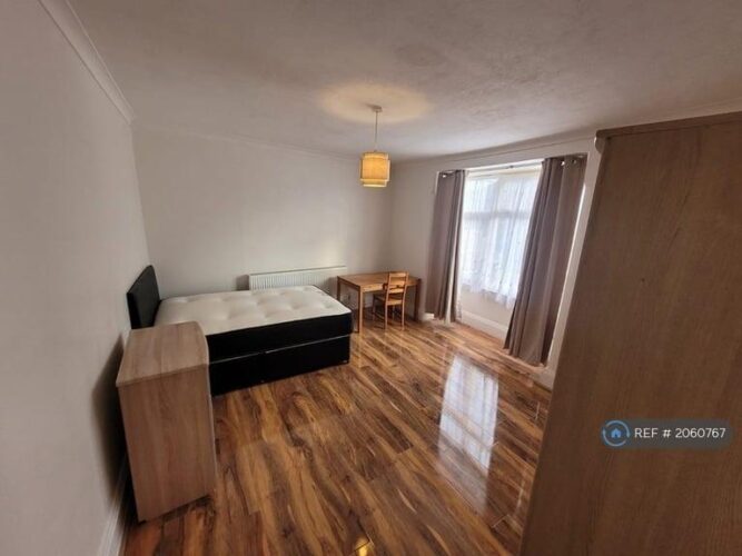 ONE BED  APARTMENT
