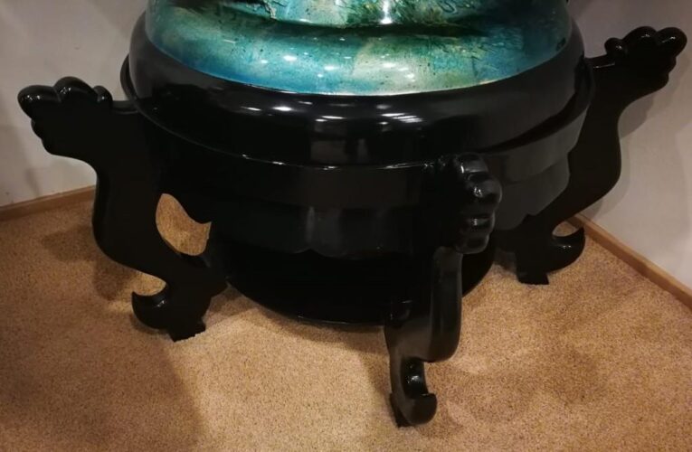 Unique Vase | Oceanic/Space view | Very Large Black Base