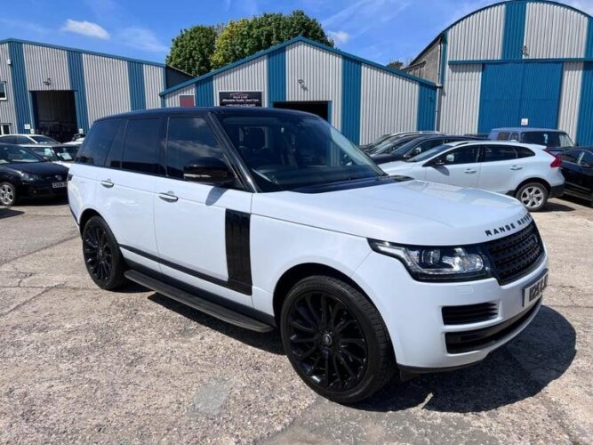 Land Rover Range Rover 3.0 TD V6 Vogue SE Auto 4WD Euro 6 5dr Automatic White