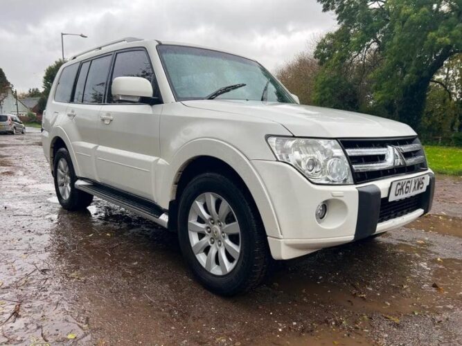 61 MITSUBISHI SHOGUN 3.2 DI-DC 197 ELEGANCE AUTO WHITE MOT 11/24 7 SEAT PX SWAPS