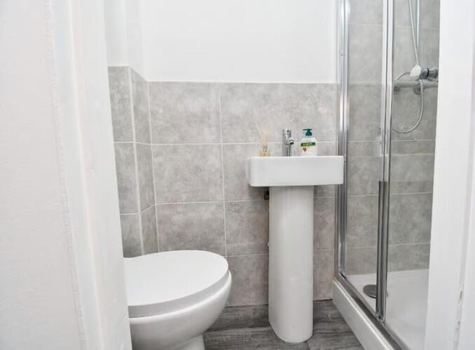 Superb 4 bed HMO in Stoke Immaculate Throughout Perfect For Students Net Returns 16.18% PA