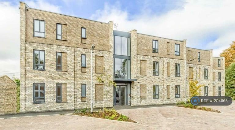 Recently Fully Renovated 3 Bedrooms Semi-Detached house in Dagenham — Company Let Allowed