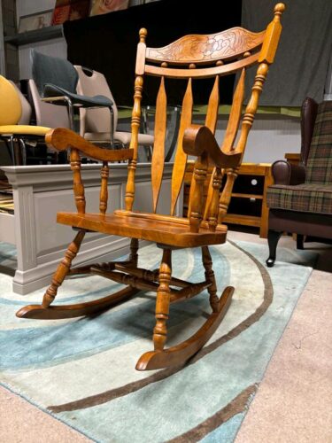 5 solid oak wook chairs